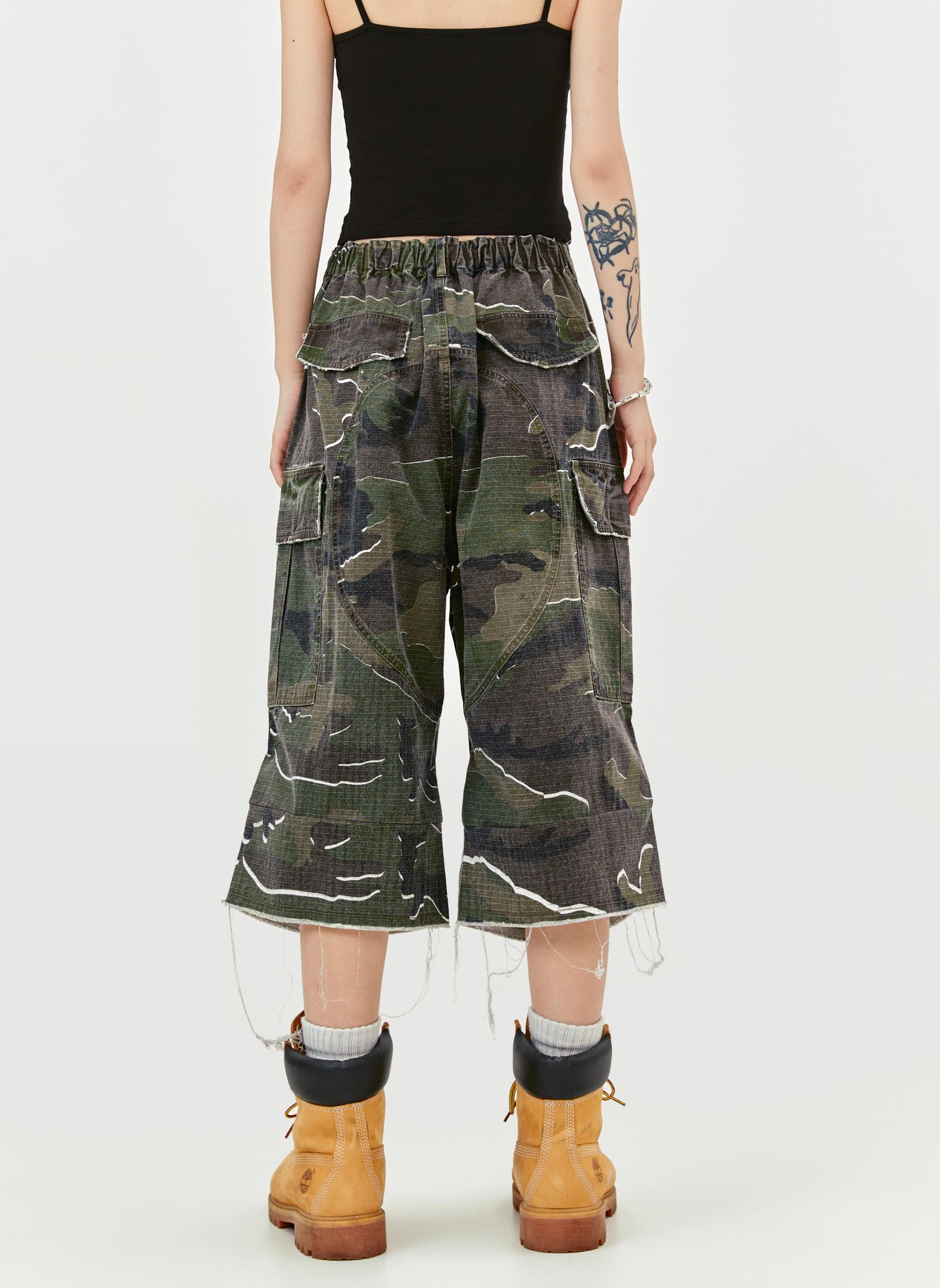 INVISIBLE FEAR SHORT PANTS